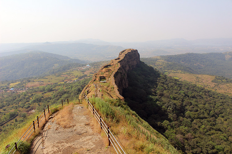 インドのムンバイ(Mumbai)やプネー(Pune)にいるなら、ちょっと足をのばしてローガード砦(Lohgad fort)まで行ってみようの画像